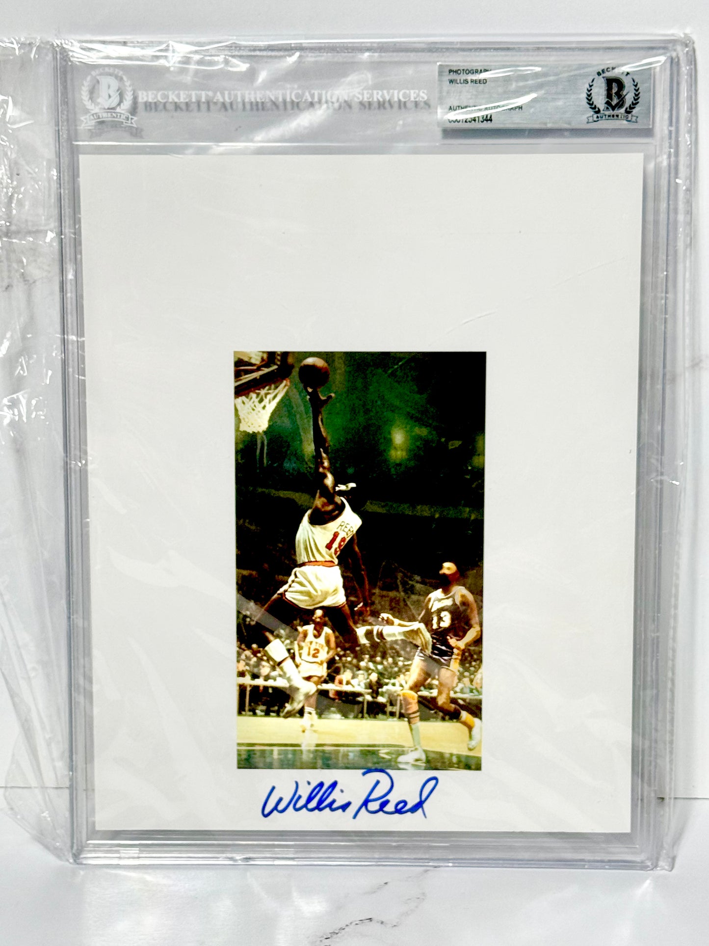 Willis Reed Signed Knicks 8x10 Beckett Slabbed