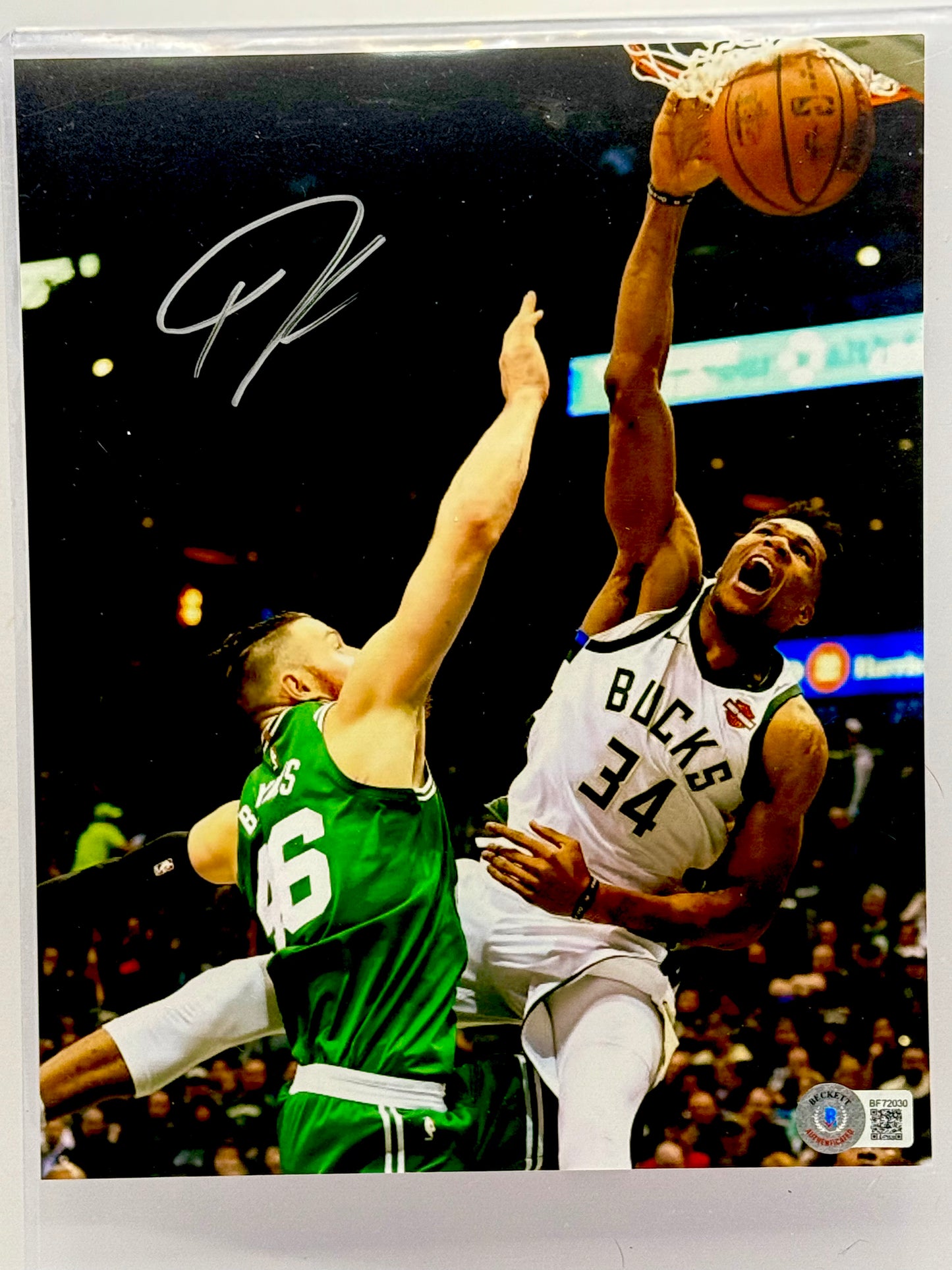 Giannis Antetokounmpo Signed Bucks 8x10 Photo Beckett Certified